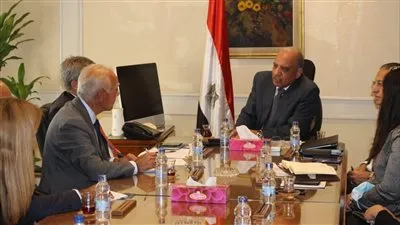  وزير قطاع الأعمال العام:   نستهدف التوسع في صناعة إطارات السيارات 