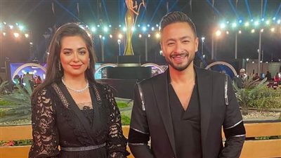 حمادة هلال ينشر صورا له برفقة هبة مجدي 