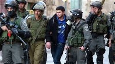 الاحتلال الإسرائيلي يعتقل ستة فلسطينيين من الخليل 