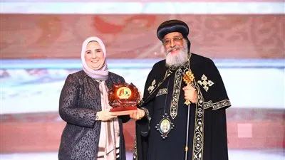 القباج تشارك باحتفالية الكنيسة بمرور 60 عاما على أسقفية الخدمات