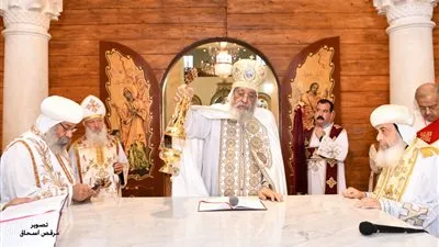 مَن يحق له الوجود داخل الهيكل في الكنيسة؟