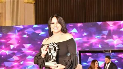 تكريم هدي وإيناس مكى وأبو الليف فى حفل 