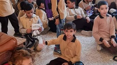 تعليم القليوبية تكشف حقيقة جلوس تلاميذ مدرسة بالخانكة على الأرض (صور)