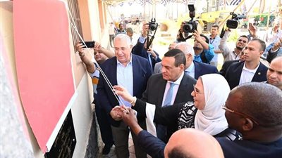 نيفين القباج تفتتح مركز التنمية المستدامة بالوادي الجديد