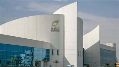 بالصور مكاتب البريد تشهد اقبالًا كبيرًا على شراء كراسات شروط الإسكان الاجتماعي 