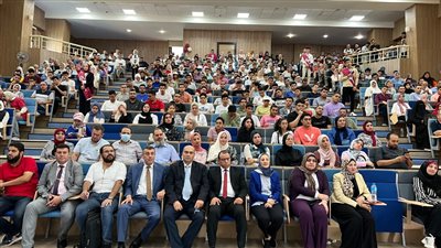 رئيس جامعة المنصورة الجديدة يفتتح الأسبوع التعريفي لطلاب كلية الطب