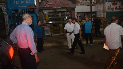 تحرير 25 محضرا ضد محال مخالفة لمواعيد الغلق الشتوية بالقليوبية