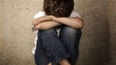 حبس المتهم بتعذيب نجله بحروق في جسده بالوراق