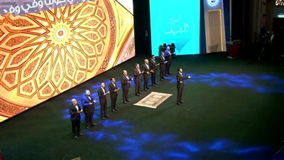 فرقة منشدي مصر تبدع في أحتفالية المولد النبوي أمام الرئيس السيسي 