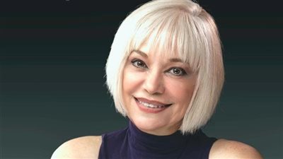 مهرجان الإسكندرية السينمائي يحتفل بالنجمة المصرية الأمريكية نورا أرماني