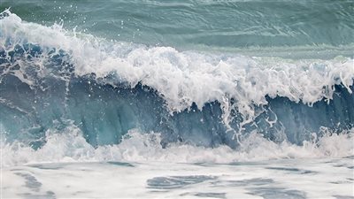 اضطراب بالملاحة وأمطار.. تحذير عاجل من الأرصاد بشأن طقس الغد 