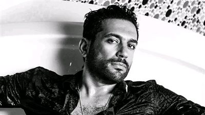 حسن الرداد يشارك جمهوره البوستر الدعائي الرسمي لفيلمه الجديد 