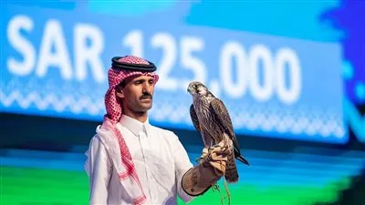 بَيْعُ فرخِ شاهين بـ125 ألف ريالٍ في الليلة الثانية لمزاد نادي الصقور السعودي