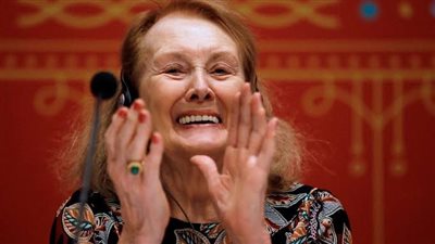 كل ما تود معرفته عن آني إرنو الفائزة بجائزة نوبل