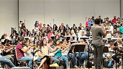 بالصور: أميرة سليم تعود لمكتبة الأسكندرية مع كارمينا بورانا