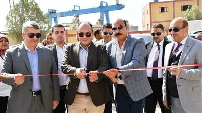 وزير التجارة والصناعة يتفقد عددا من المصانع بأسوان