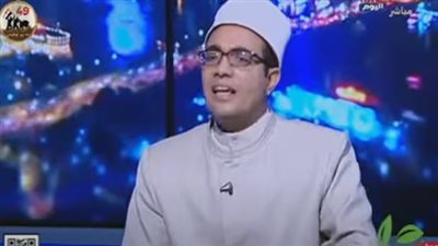 مركز الأزهر للفتوى: الصلاة على النبي تُذهب الهم والغم (فيديو)