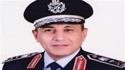 لفتة إنسانية من وزير الطيران المدني تجاه زميل تعرض منزله لحريق