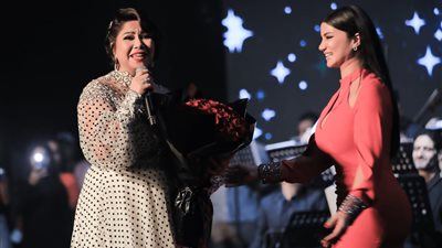 هدى الأتربى تتألق بإطلالة أنيقة فى حفل شيرين عبد الوهاب