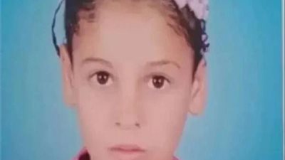 والد الطفلة بسملة يكشف تفاصيل وفاتها على يد معلمها (فيديو)