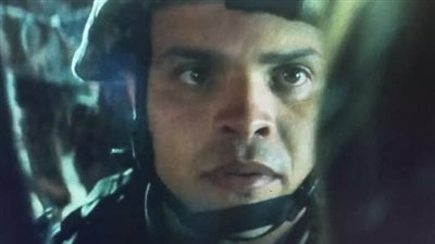 ظهور شبيه محمد هنيدي بالفيلم الأمريكي “GREENLAND” يثير الجدل