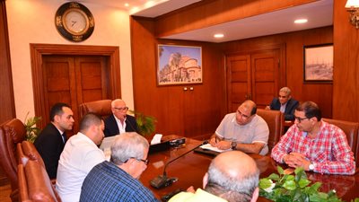 محافظ بورسعيد يتابع مستجدات تنفيذ أعمال الموجة 20 لإزالة التعديات 