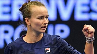 تغلبت على المصنفة الأولى.. كريتشيكوفا تتوج بلقب أوسترافا للتنس