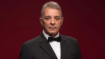 محمود حميدة يشارك في عرض مسرحي مع شباب وأطفال قادرون باختلاف 