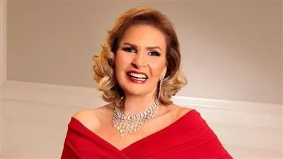 يسرا ترفع شعار التصالح مع العمر.. أبرز إطلالتها 