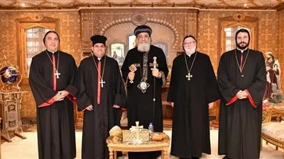 مطران إيبارشية القاهرة للسريان الكاثوليك يزور البابا تواضروس 