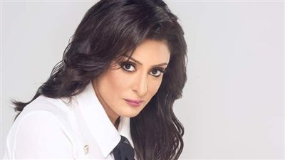 منى عراقي تنشر صورتها بالعلم المغربي احتفالا بالتأهل لنصف نهائي كأس العالم 