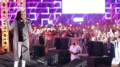  بالصور.. بهاء سلطان وعسيلي يشعلان حفل خريجي الجامعة الألمانية 