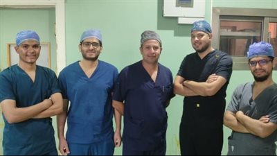 شاهد.. تفاصيل عملية جراحة ناجحة لإعادة ذراع مبتورة لمصاب في قنا
