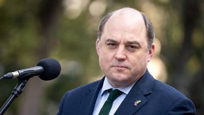 وزير الدفاع البريطاني ينتقد 