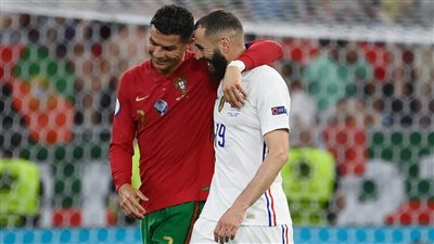 بنزيما كلمة السر.. كريستيانو رونالدو يتخذ قرارا مفاجئا بشأن حفل الكرة الذهبية