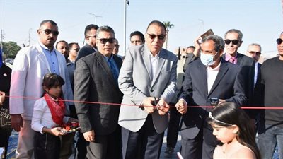 محافظ الشرقية يفتتح ميدان الإشارة بمدخل منيا القمح
