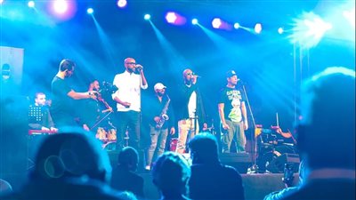 قبل حفل أنغام.. بلاك تيما تشعل أجواء مسرح الماركيه المكشوف