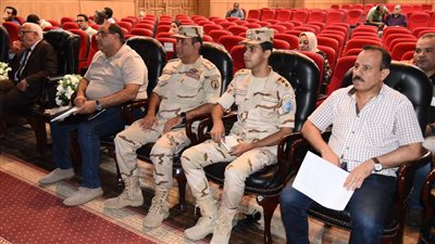 محافظ بورسعيد يناقش التصميم المبدئي لمقترح إنشاء كوبري علوي جديد