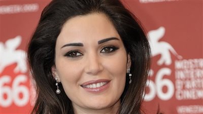 بسبب نادين الراسي.. سيرين عبد النور تتصدر تريند 