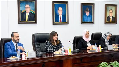 وزيرا الهجرة والسياحة يبحثان سبل التعاون للترويج سياحيا لمصر بالخارج