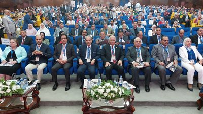 انطلاق فعاليات المؤتمر السنوي الأول للدراسات العليا في العلوم الإنسانية بجامعة بنها 