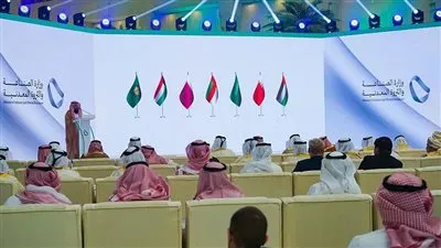 وزير الصناعة يدشن مبادرة “مصانع المستقبل” والمعرض المصاحب لها