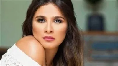 أشهرها خلافها مع ريهام حجاج وابنة هشام سليم.. أزمات في حياة ياسمين عبد العزيز بعد تصدرها للتريند