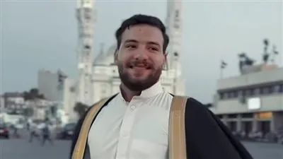 مسلم تغيرت أخلاقه من مسرح الغناء للصلاة في الحرم المكي