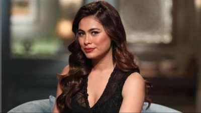 بإطلالة رومانسية.. هاجر أحمد تستمع مع زوجها في أحدث ظهور