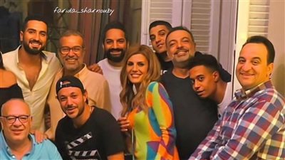 بصور من الكواليس.. صلاح عبد اللّه يروج لموعد مسلسل 