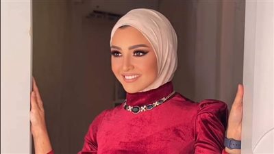 هلا رشدي لـ 