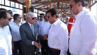 وزير الصحة يتفقد الحجر الصحي بمطار شرم الشيخ ويوجه بزيادة عدد البوابات الحرارية