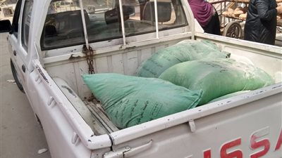 ضبط 200 كيلو دقيق بلدى مدعم داخل أحد المخابز السياحية بالإسكندرية 