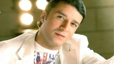 مصطفى كامل يحسم مصير 